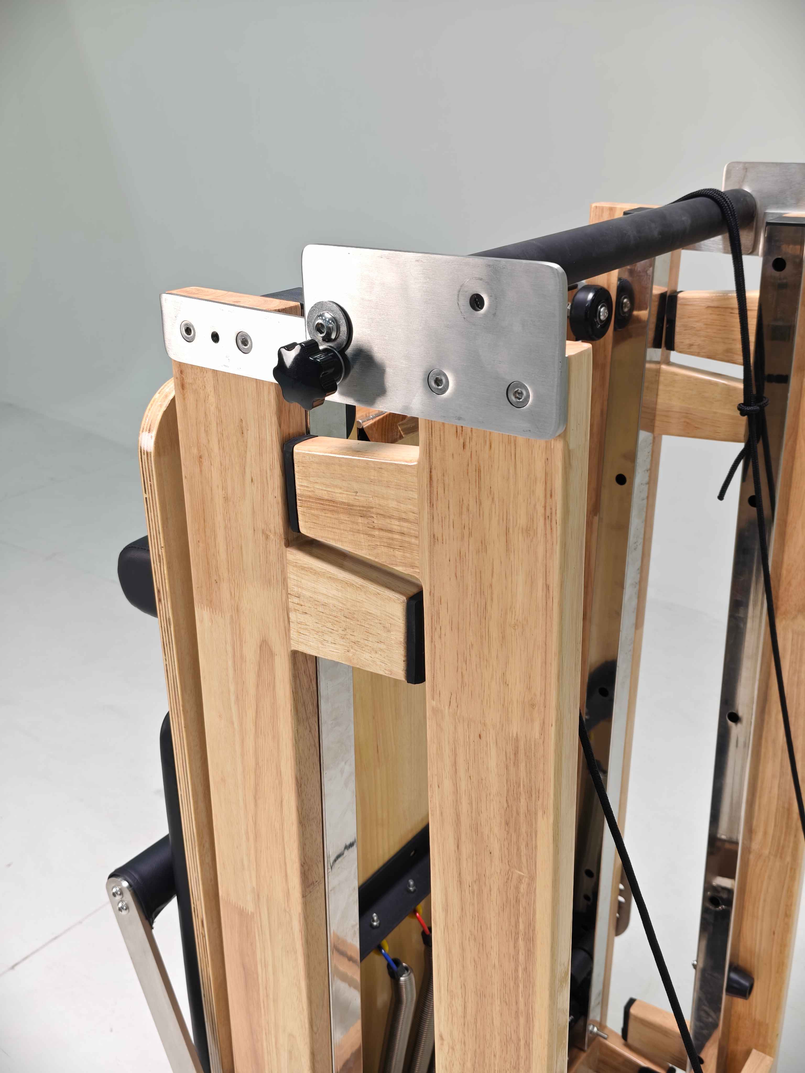 Commercial Foldable Oak & Alum – обзор и цена Pilates & Yoga Vertebrasana