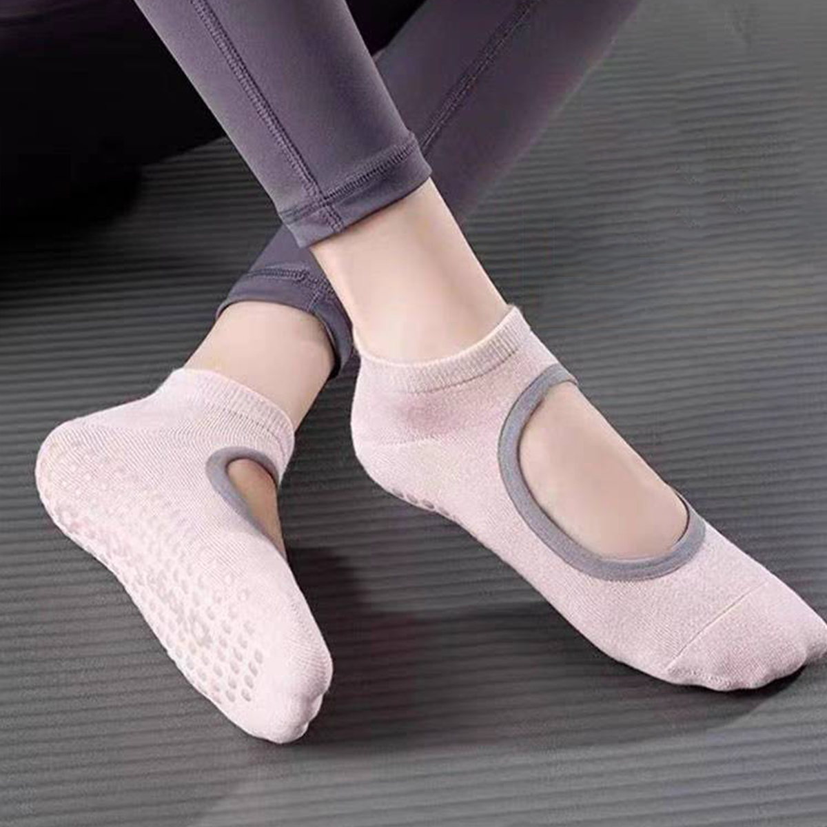 Non-Slip Yoga Socks for Women  – обзор и цена Pilates & Yoga Vertebrasana