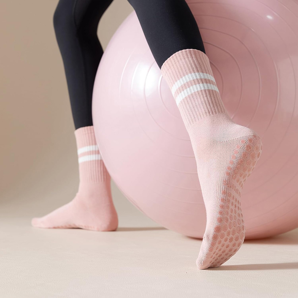 Yoga Pilates Socks with Grips  – обзор и цена Pilates Yoga Barre